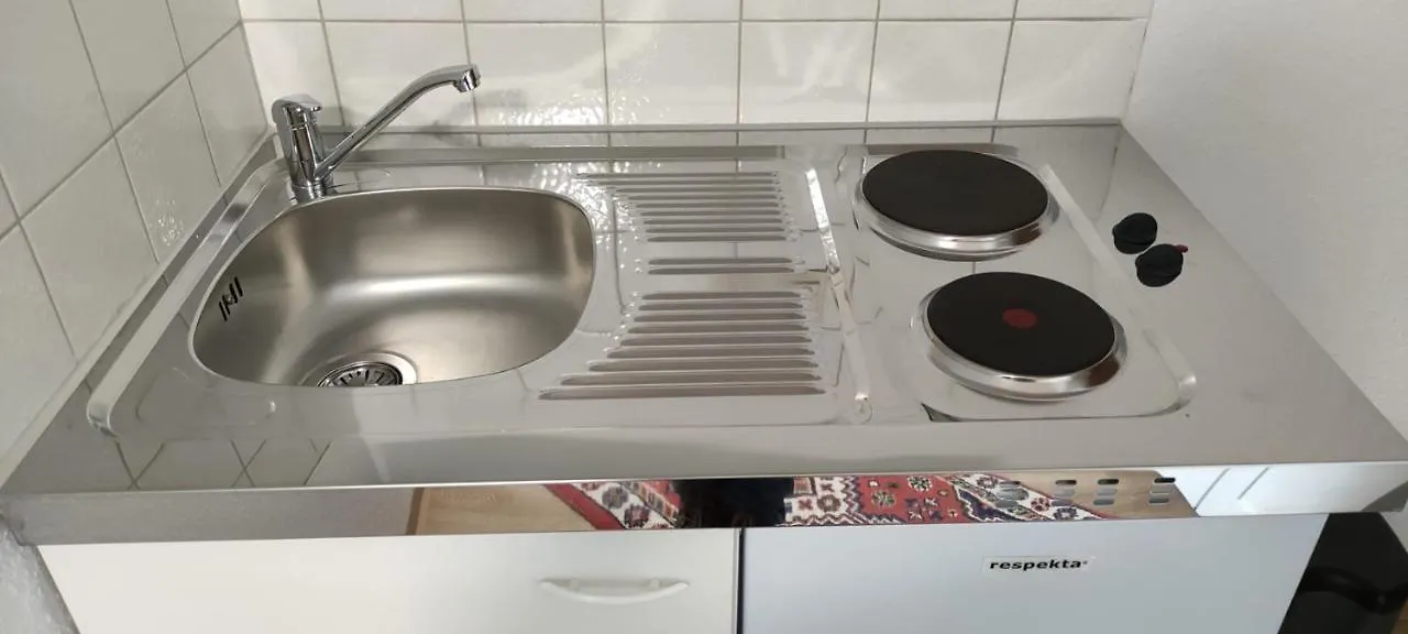 Ideales Monteurzimmer Fuer Bis Zu 3 Personen In Bester Lage L 1 Minute Zum Bahnhof L Innenstadtnaehe L Kueche L Free-Wlan L Willkommen Im Hallo!-Apartment 3 Bad Wörishofen 0*,  Niemcy